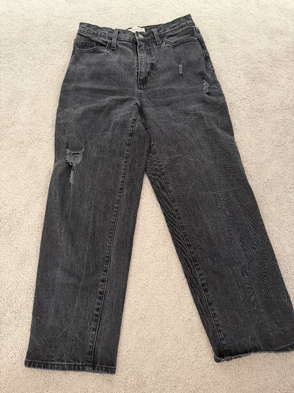 Universal Thread Women's High-Rise Vintage Straight Jeans in Distressed Washed